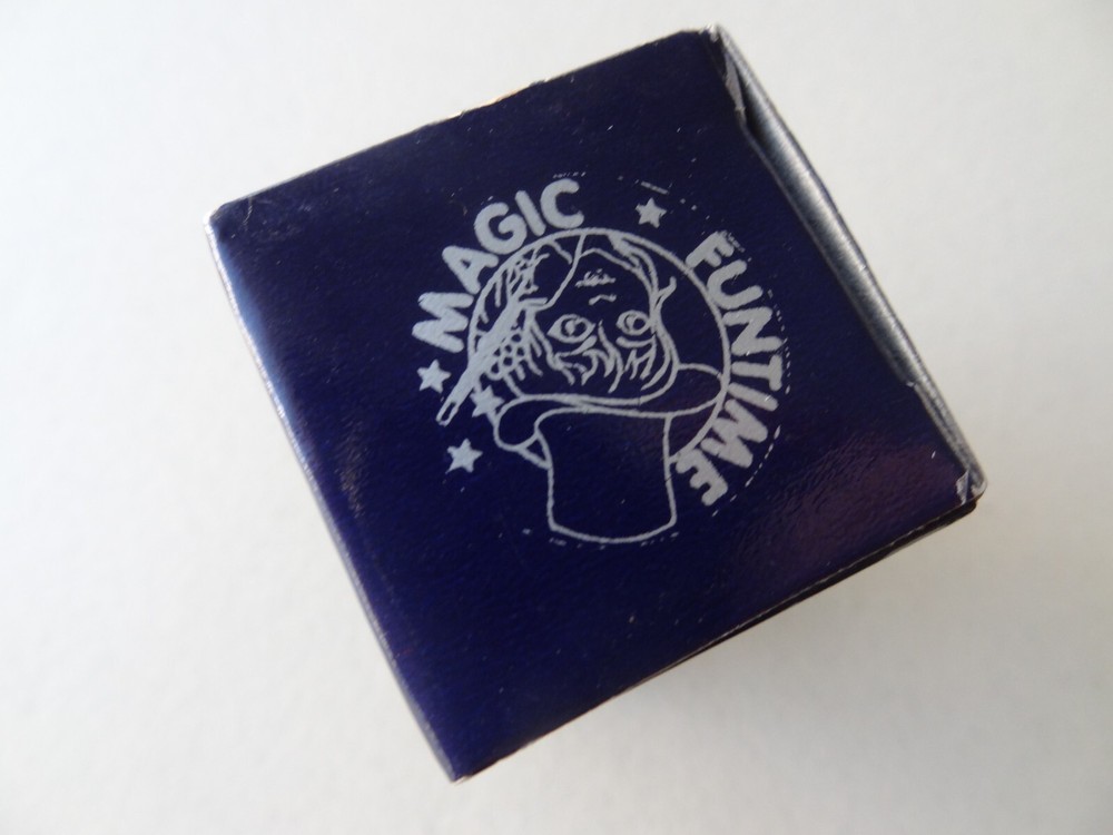 Magician's NESTED THIMBLE MAGIC OUTFIT From Funtime Magic .