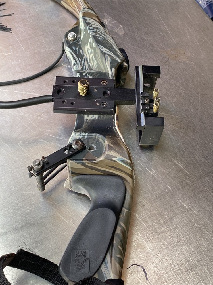 Golden Eagle Carbon Hawk System Compound Bow 38” RH