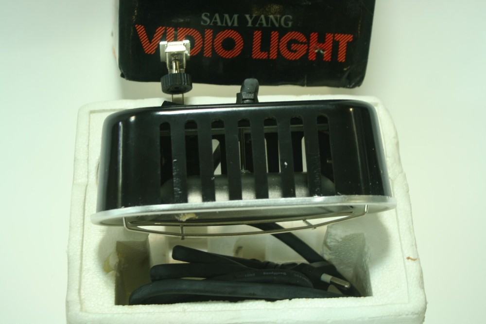 SAM YANG VIDEO LIGHT 120V , 220V 1000W