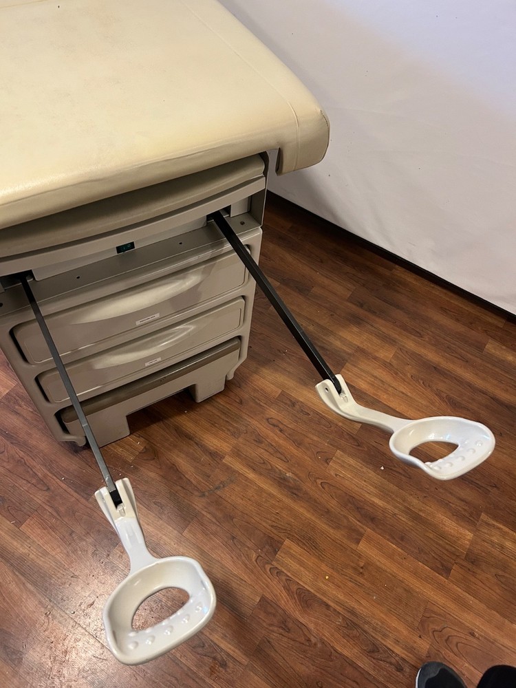 Ritter Midmark 204-002 Exam Table