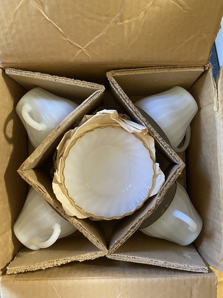 ANCHOR HOCKING GOLDEN SHELL DINNER SET 16 pc NOS