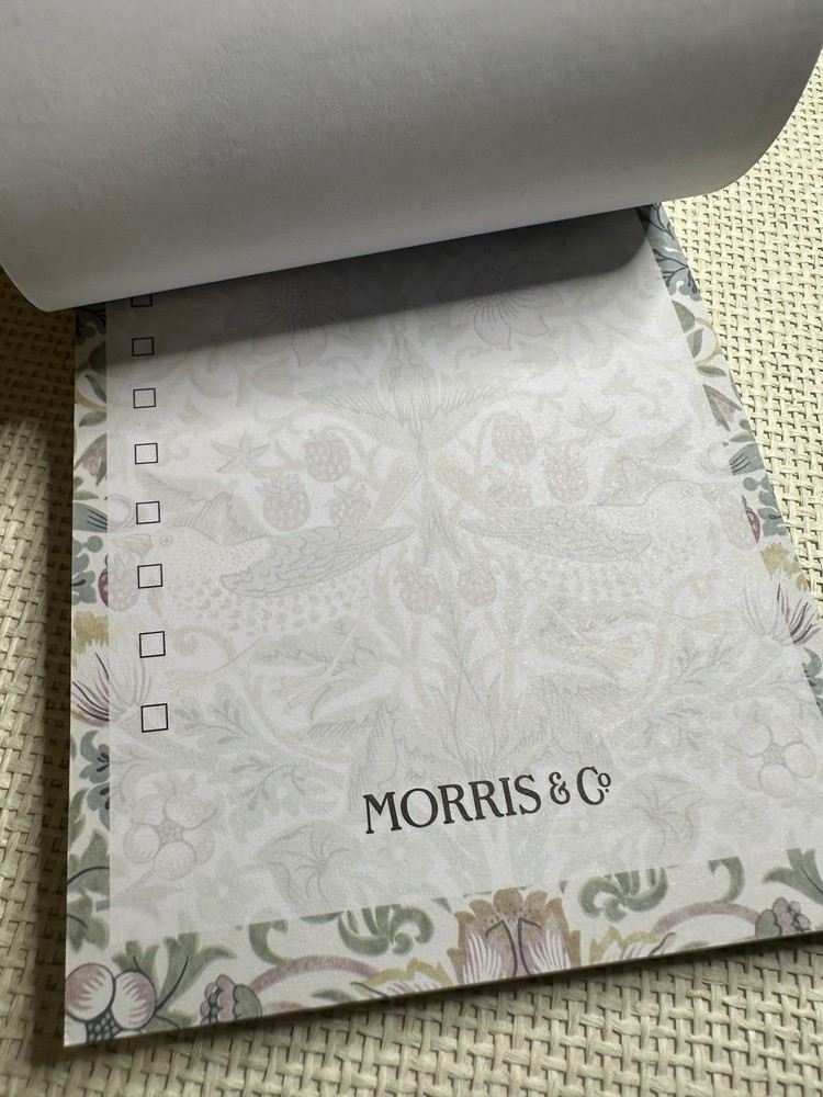 MORRIS & CO. MAGNETIC LIST PAD | INCLUDES 150 SHEETS