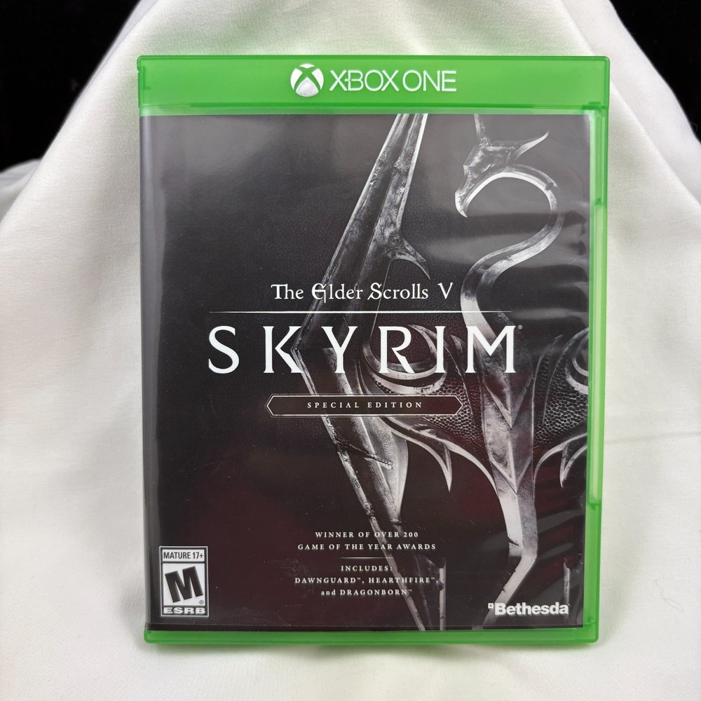 The Elder Scrolls V Skyrom Special Edition CASE ONLY NO GAME w/MAP