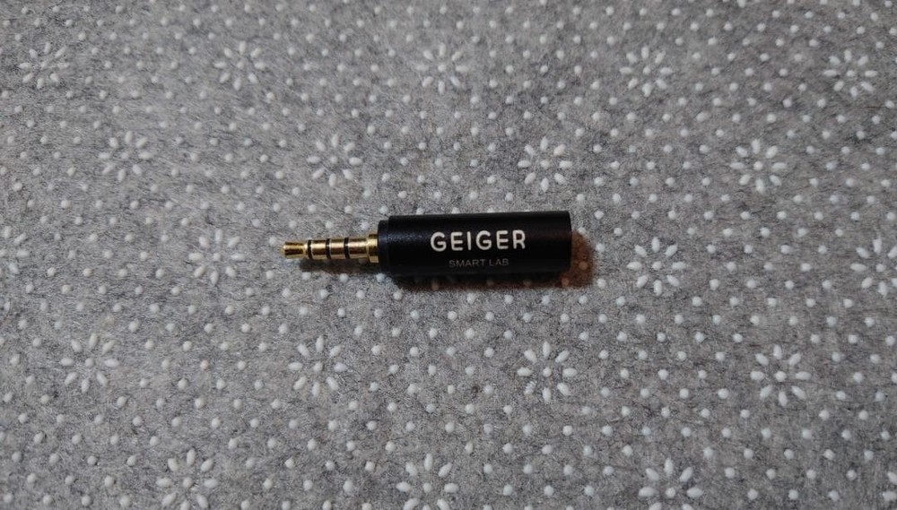 SMART LAB GEIGER Radiation Detector Compact Geiger Counter for iPhone Android