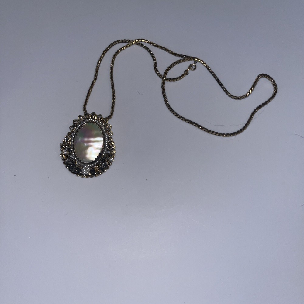 Very Nice Brooch With A Chain