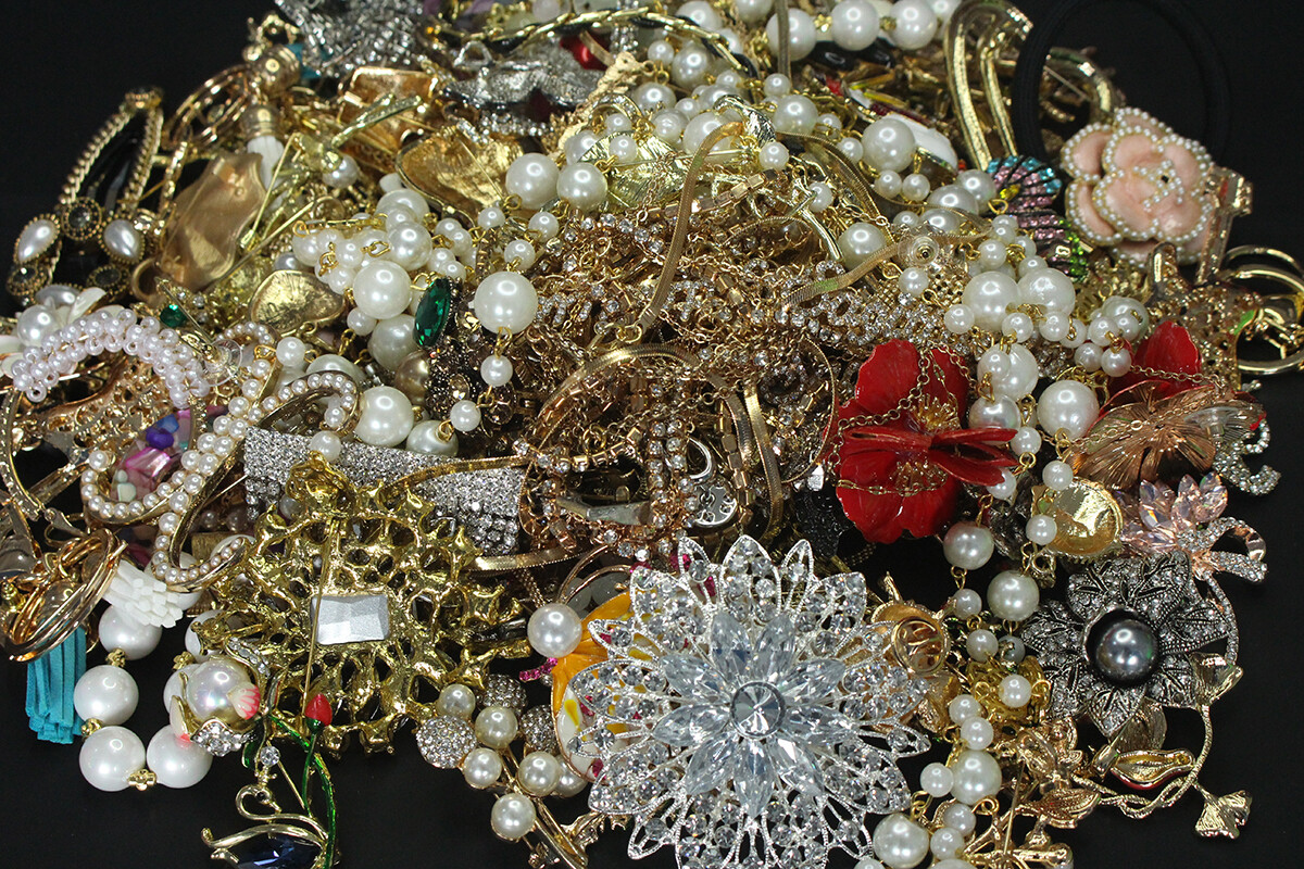 All the wearable items resold in the jewelry section are in perfect condition