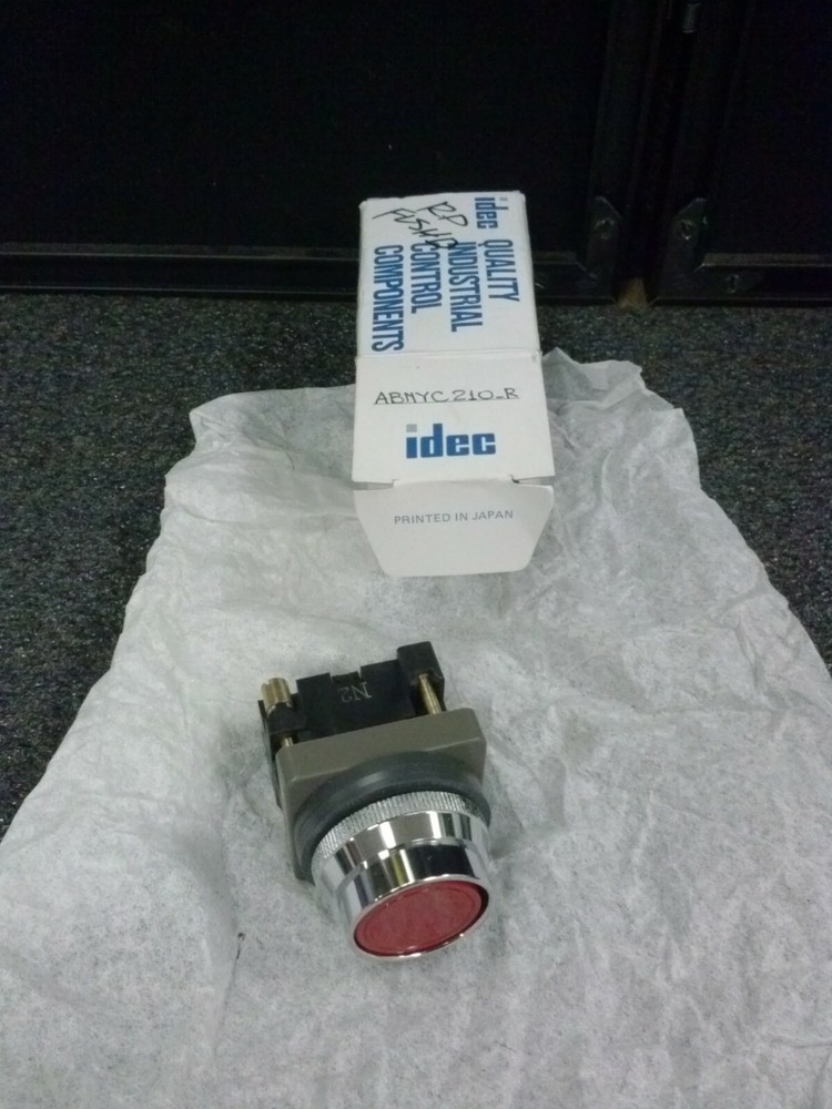 IDEC Type YC10 Red Round Flushed Miniature Pilot Pushbutton Switch