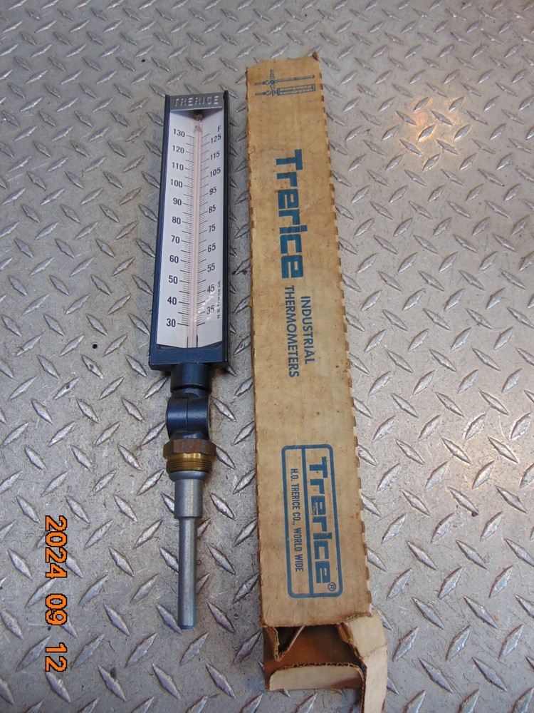 TRERICE 30°- 130°F ADJUSTABLE ANGLE THERMOMETER