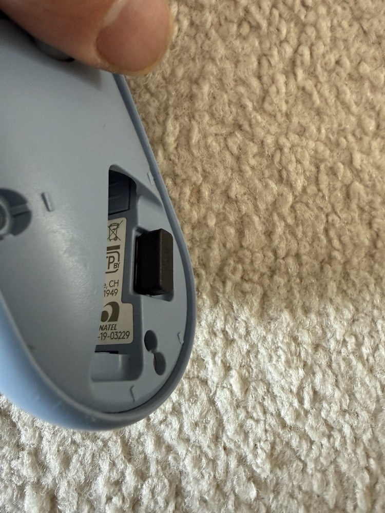 Logitech K850 Wireless/unify Bluetooth Keyboard With M350 Pebble Bluetooth Mouse