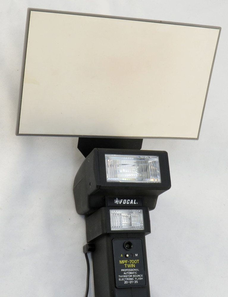 Focal MPF-700T Automatic Thyristor Twin Flash with Bounce Panel and Mounting Bar