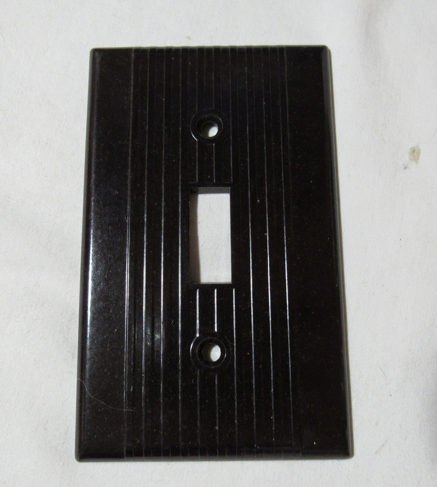 VINTAGE LEVITON BROWN ART DECO RIBBED BAKELITE SINGLE TOGGLE SWITCHPLATE