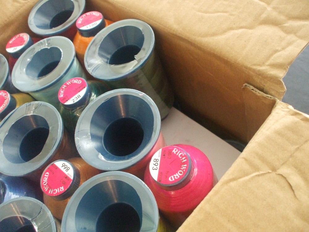 98 SPOOLS OF POLYESTER EMBROIDERY THREAD 40 WT