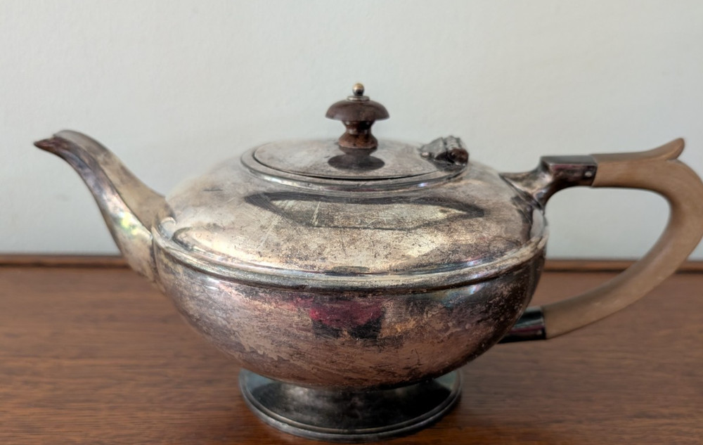 Antique JD&S Silver Plated Teapot 20th Century Art Deco Bakelite Handle