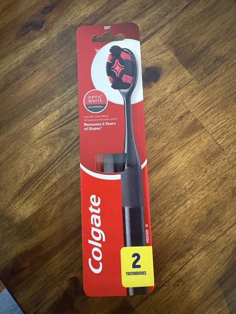 Colgate Optic White Manual Toothbrush Charcoal Bristles 2 Pack