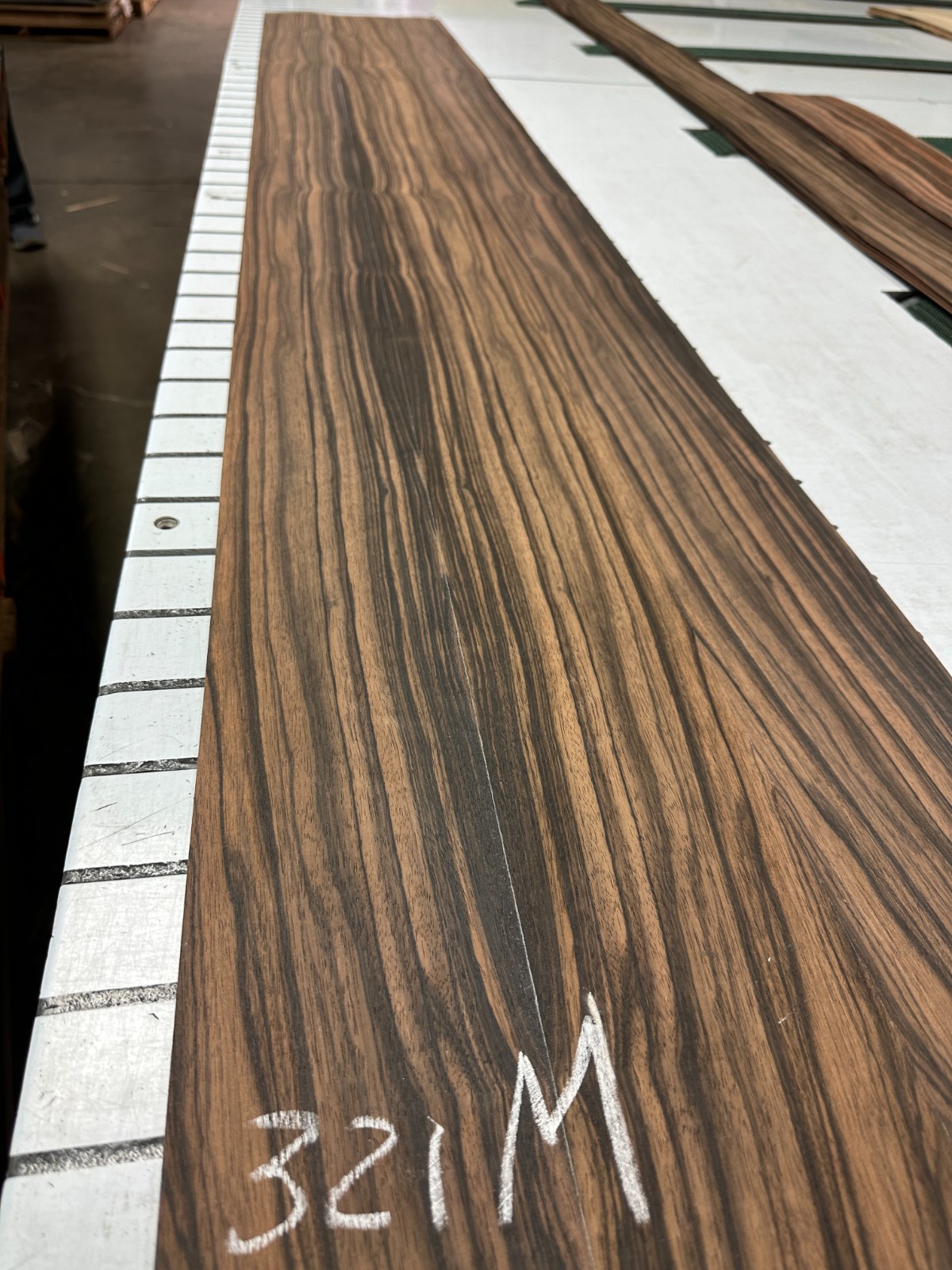 MACASSAR EBONY Paperbacked Wood Veneer 88'' x 13'' 321M