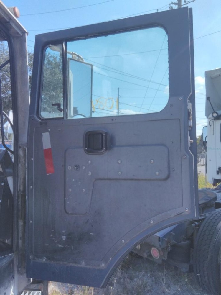 For 2007 MACK MR688 DOOR ASSEMBLY Right , FL