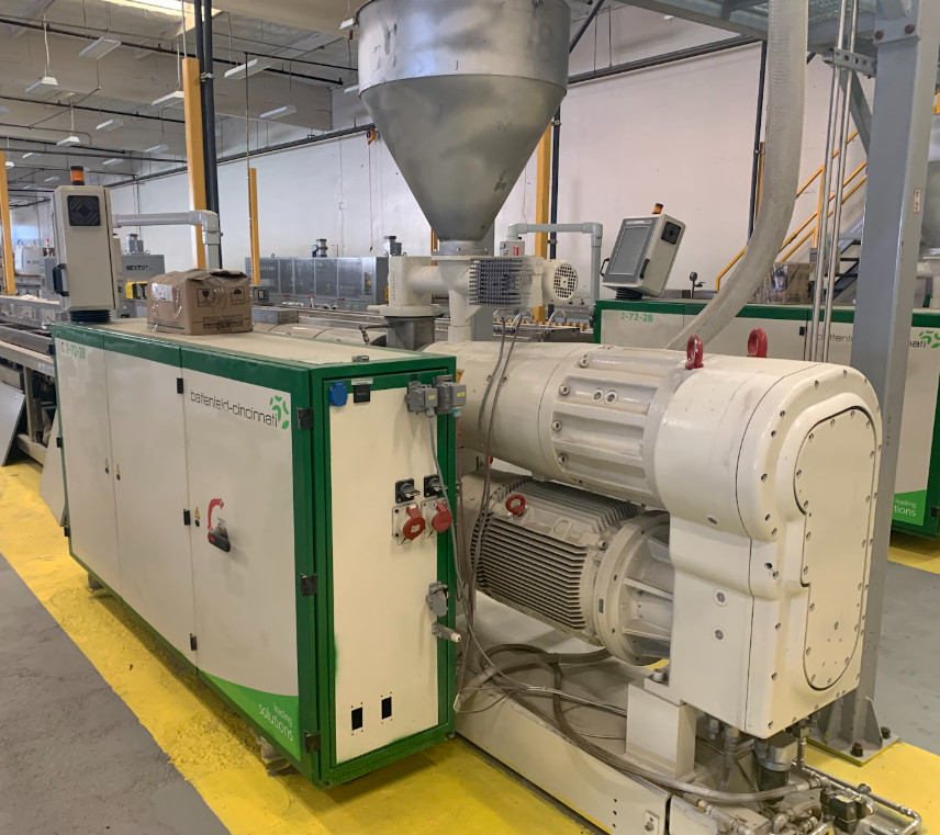 Battenfeld-Cincinnati Twin Parallel Screw Extruder – Model BCC 2-72P-28D