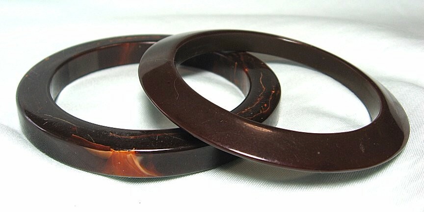 2 Bakelite Bangle Bracelets 3/8” wide  2 1/2” inside diameter