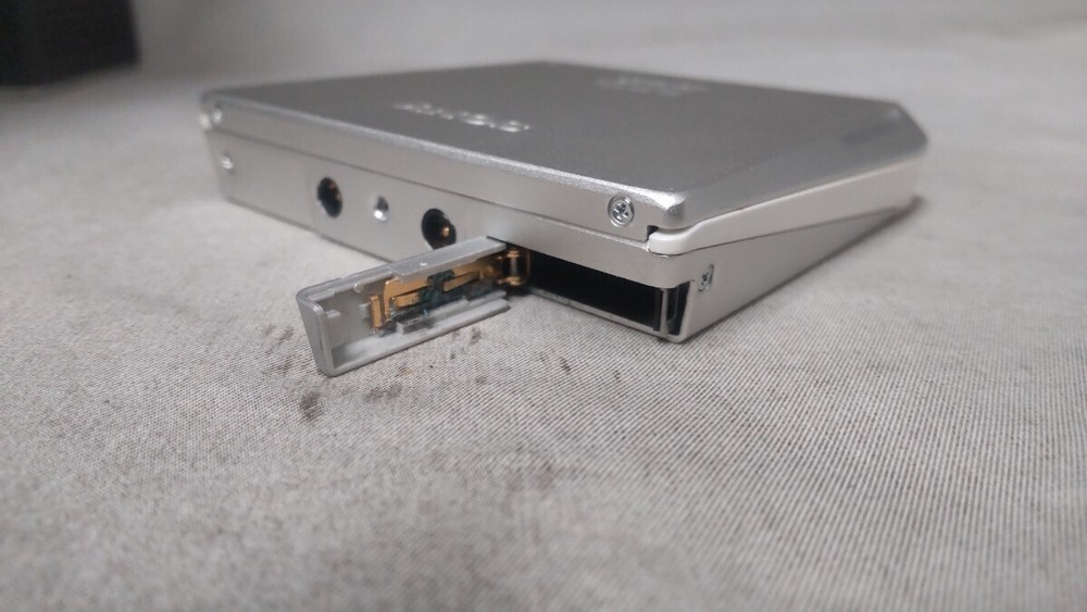 SONY MZ-E75 Mini Disc Player MD Walkman Silver Good