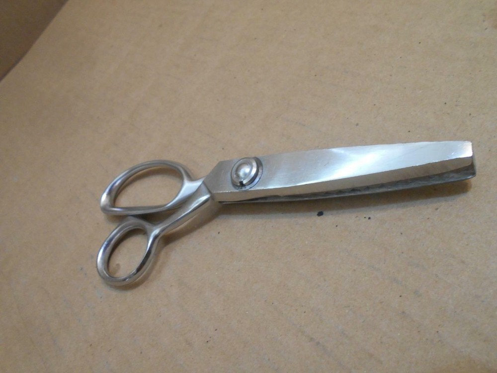 Nikon Wave Ruffle Edge Craft Scissors ~