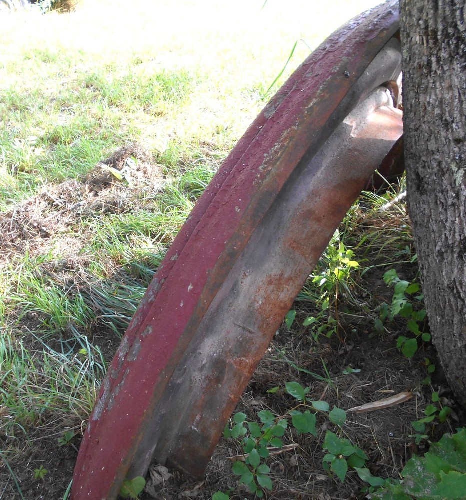 ANTIQUE VICTORIAN CAST IRON ARCH TOP WINDOW FRAME
