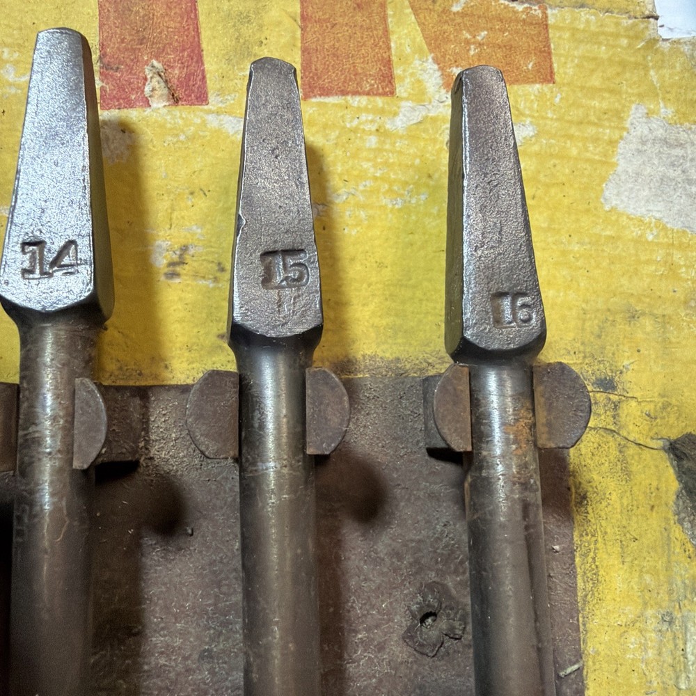 Vintage Irwin The Original Solid Center Auger Drill Bit Metal Display + 13 Bits