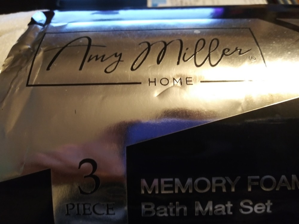 Amy Miller White 3pc Memory Foam Bath Mat Set 100% Polyester Soft