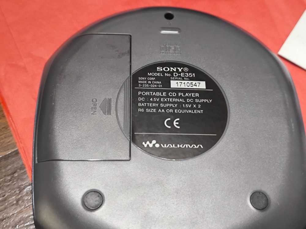 Sony D-E351 CD/CD-R/RW Walkman Blue Boxed