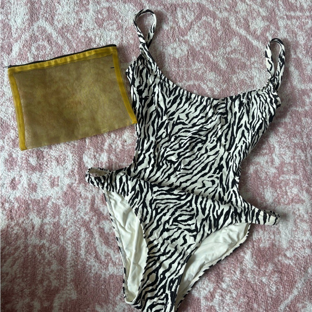 Sauvage Zebra One Piece size Medium