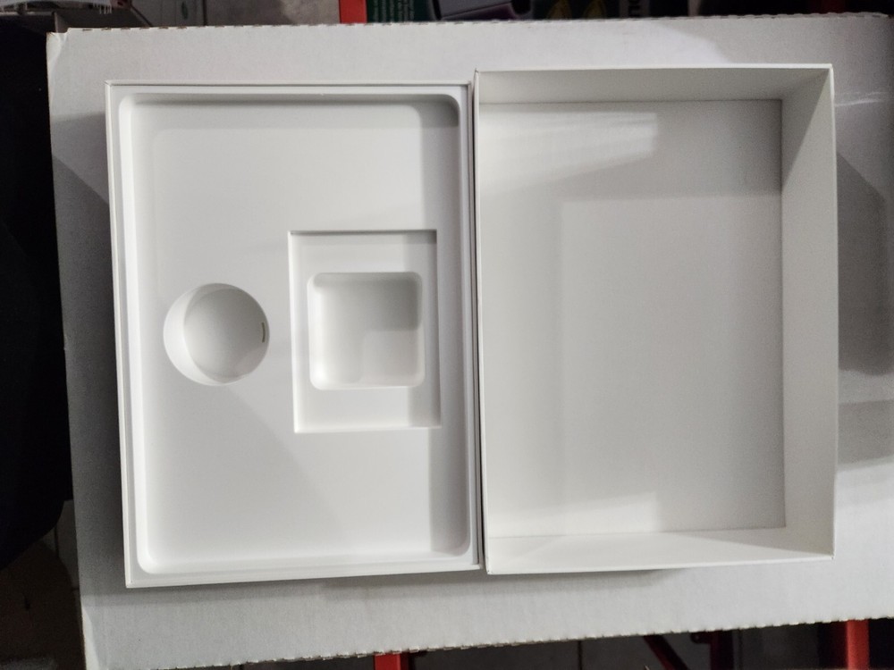 apple macbook pro empty box