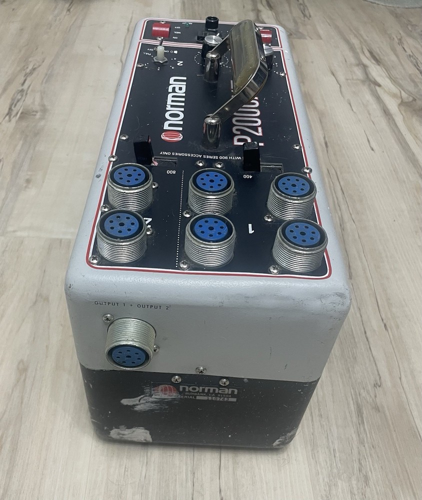 Norman P2000X Professional Studio Flash Strobe Light Power Supply NOT TESTED