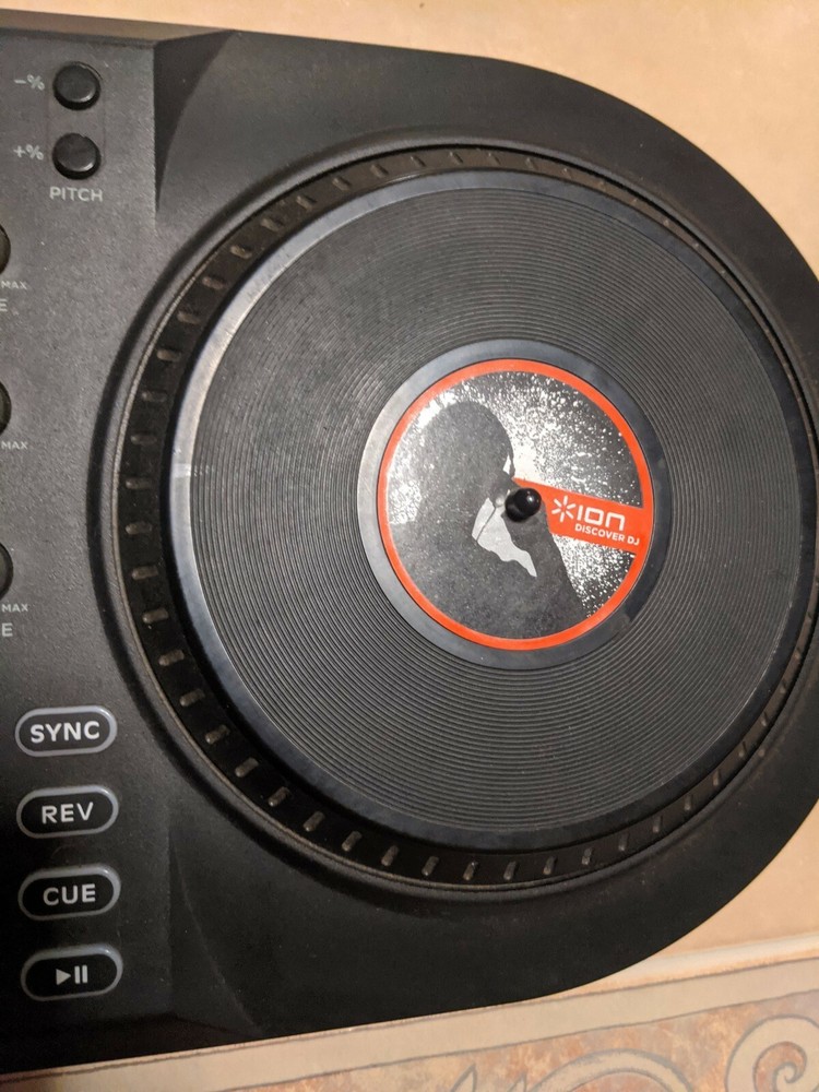 Ion Discover DJ Computer DJ System Dual Turntable USB Controller Scratch MP3s