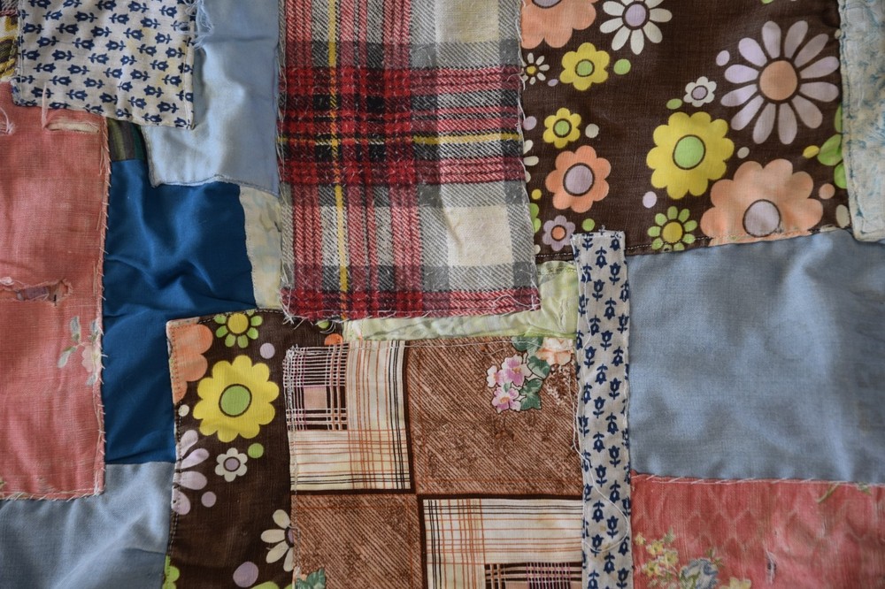 Vintage Patchwork Scrap Quilt Blanket Throw Farmhouse Boho Chic Lap Couch Decor