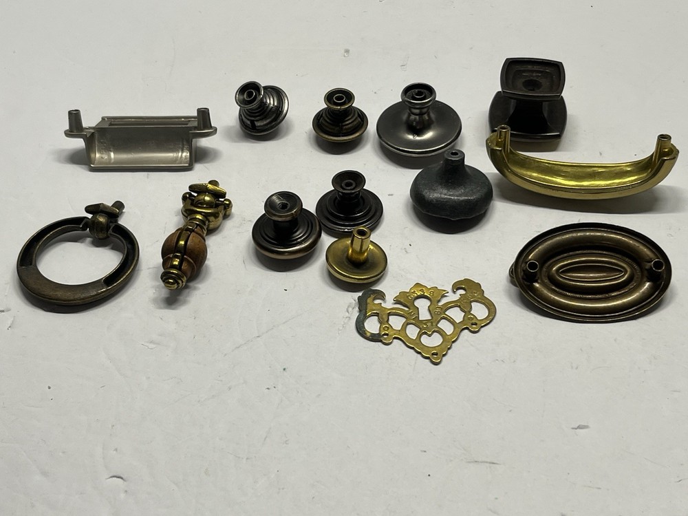 Vintage Lot (14) NOS Miscellaneous Drawer Pulls, Knobs, Etc.