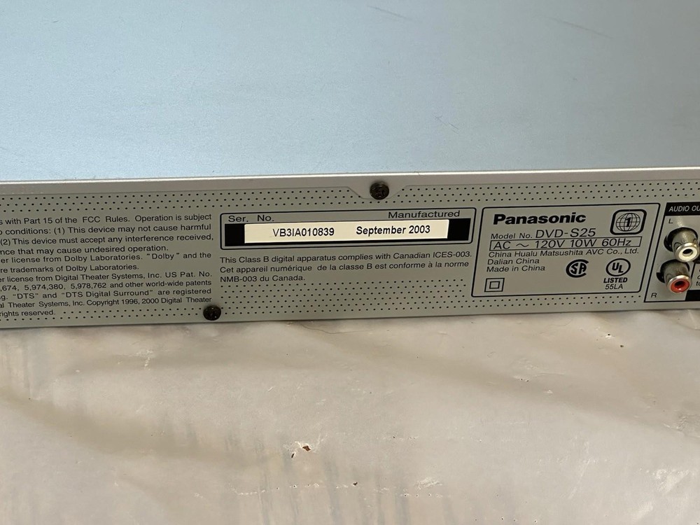 Panasonic DVD-S25 DVD/CD Player Progressive Scan No Remote And Cable