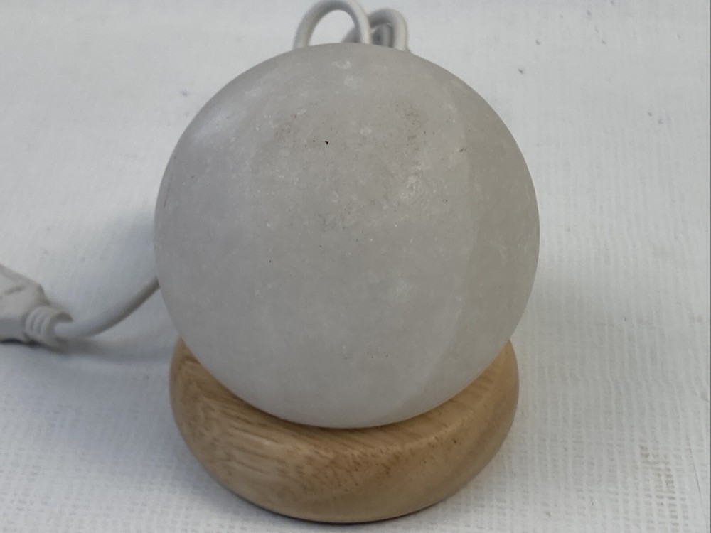 White Crystal Ball Desk Light Color Changing USB Plug EUC
