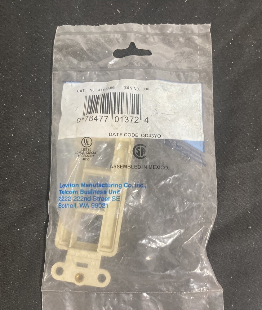 Leviton 41643-001 quickport decora insert 3 port