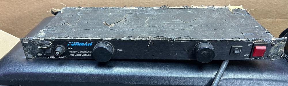 Furman PL-8 Power Conditioner & Light Module