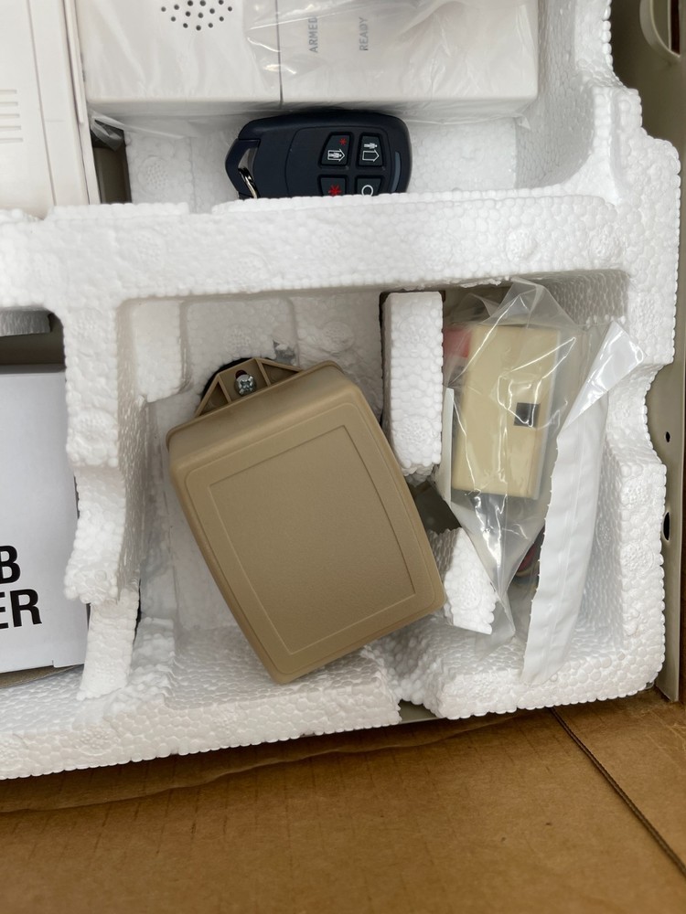 ADT Safewatch Pro 3000EN Security System Kit Set