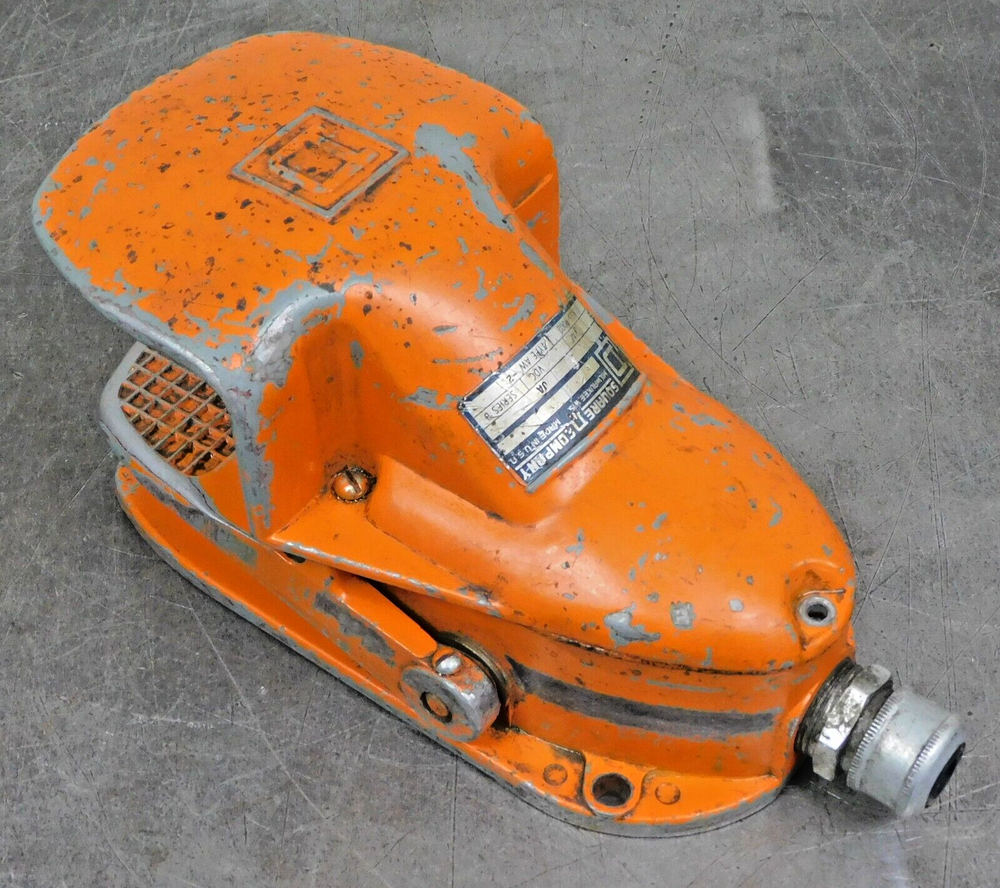 Square D 9002AW2 Foot Pedal Operator Switch 600V 5 A