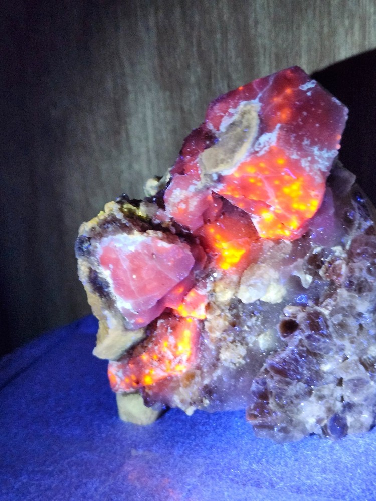 Hackmanite Crystals, Balochistan, Pakistan      hack2.13