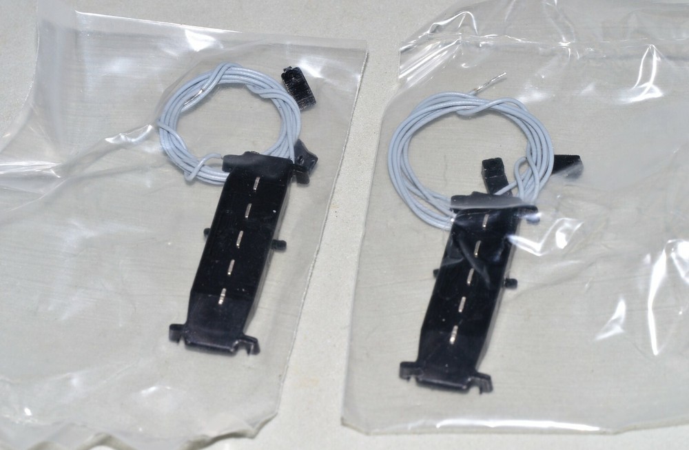 Herkat #1821 Switch Contacts for Plastic Track Z Scale (2 Pieces)