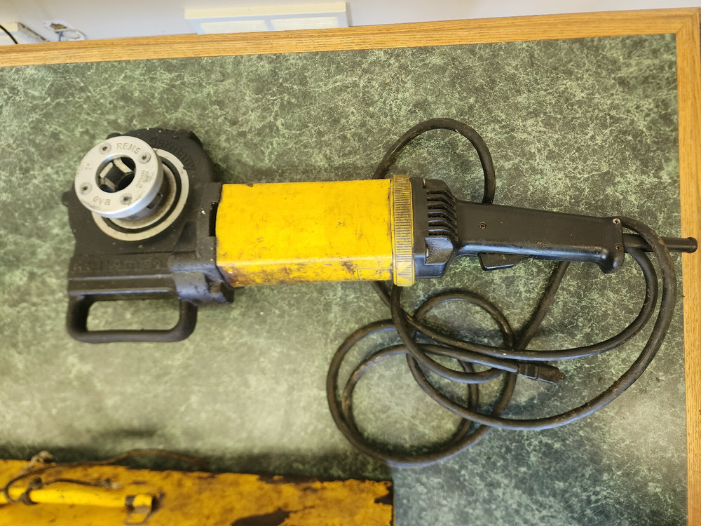 REMS AMIGO 2 COMPACT PORTABLE THREADER SET