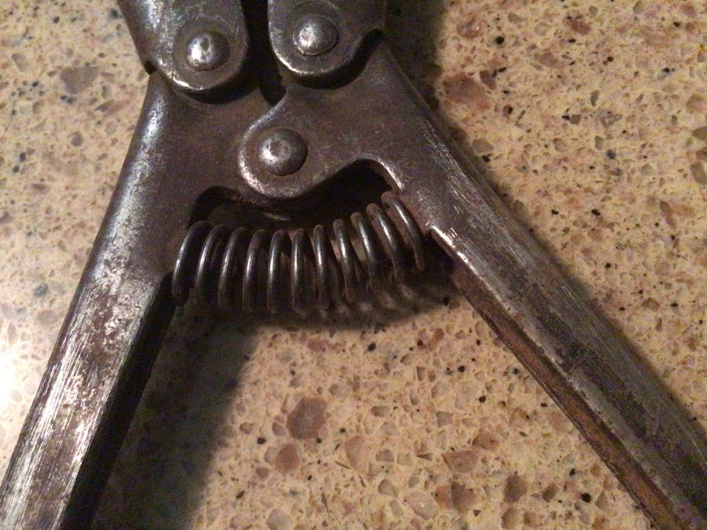 Vintage Spring Loaded Wire Cutter Pliers