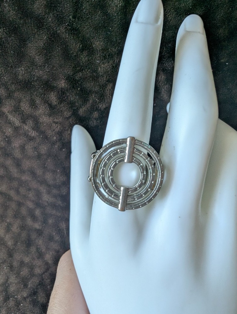 Paparazzi Sliver Ring Size 6