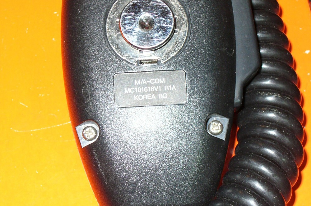 GE ERICSSON D28MG2 MOBILE RADIO WITH CABLES