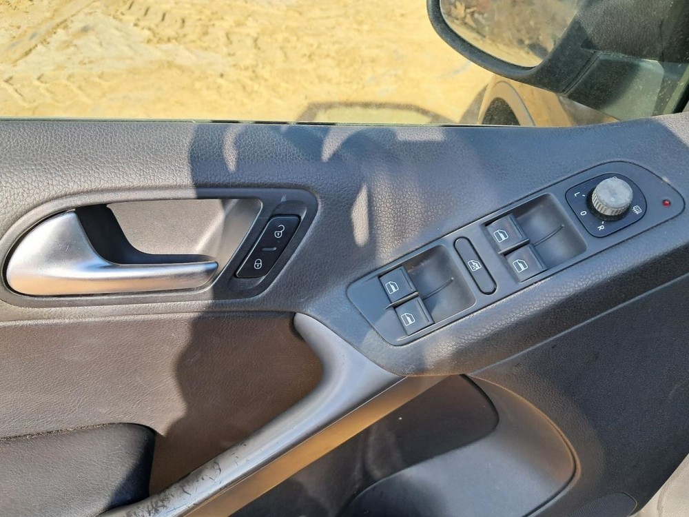 Fuse Box Engine Compartment Fits 12-16 EOS 4859822