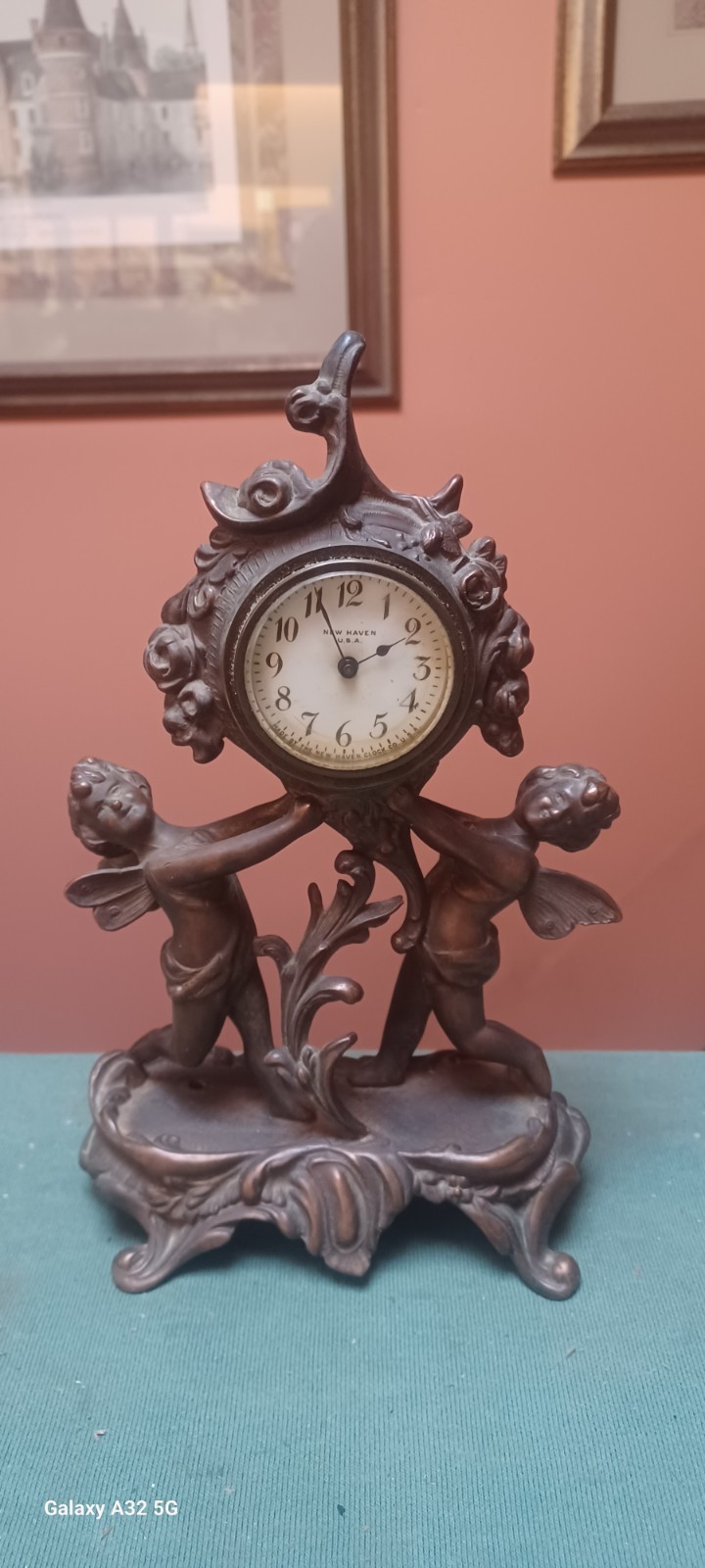 Antique Lovely New Haven Clock Co. Figural Mantel Clock – Gilt Metal Cherubs