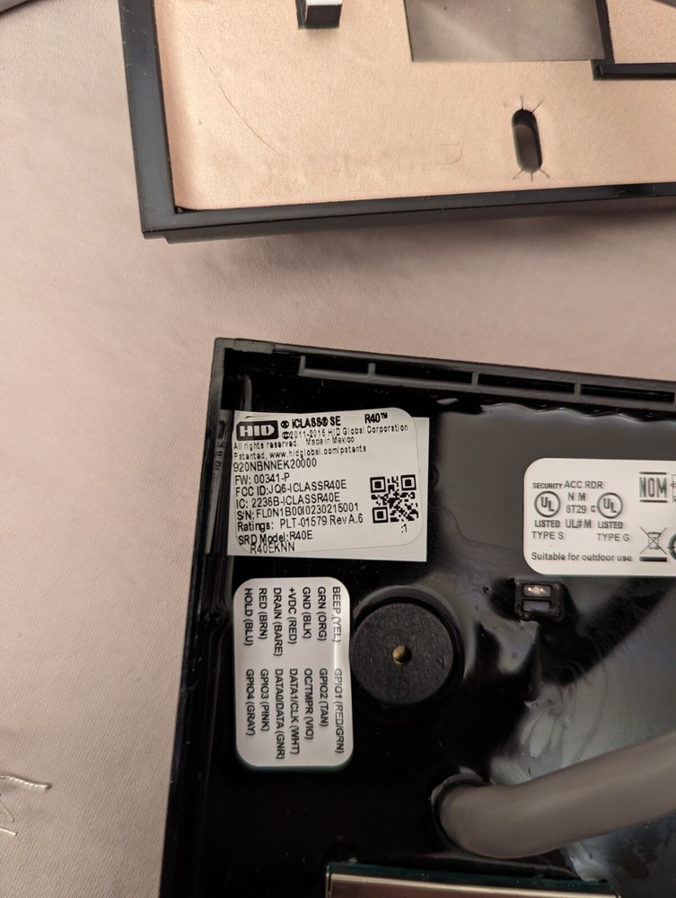 HID iClass SE R40 Wall Switch Reader - SEOS Profile