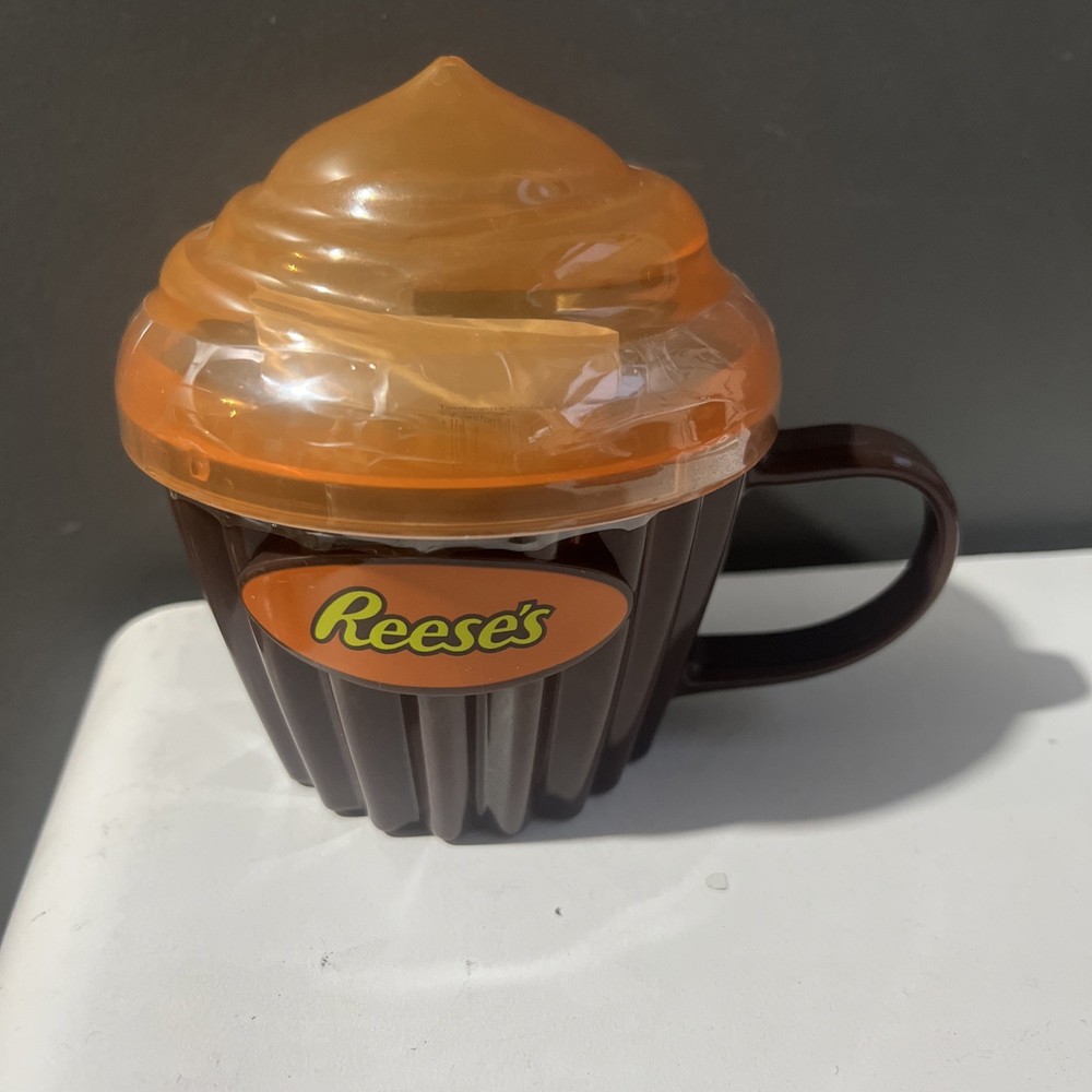 Reese's Lava Cake Maker Cupcake Holder